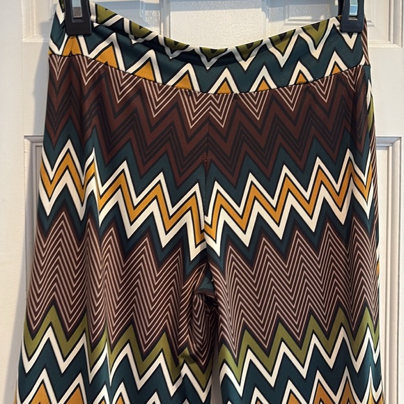 Chevron Patterned Wide-Leg Pants - Picture 5 of 7
